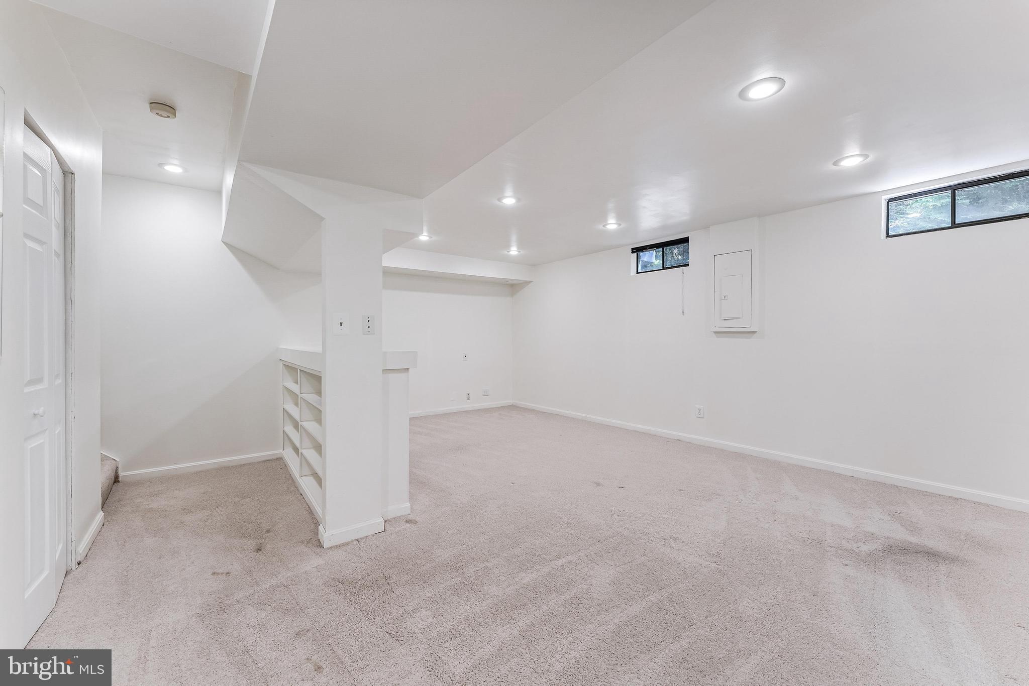 15045 HOLLEYSIDE DRIVE