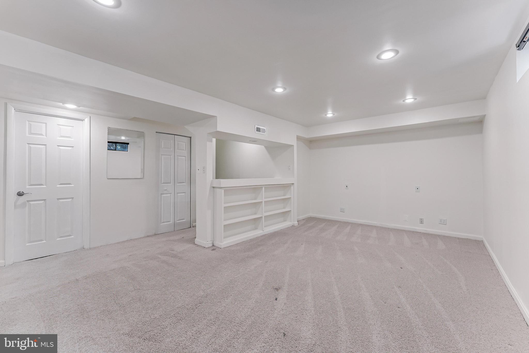 15045 HOLLEYSIDE DRIVE