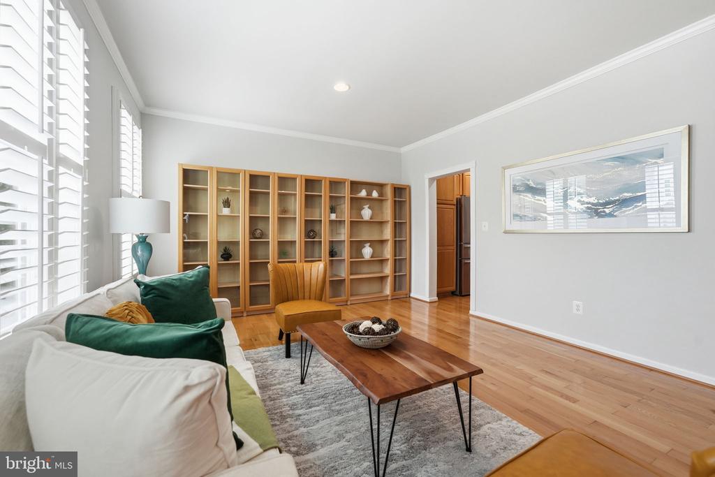 8605 WEBSTER TAVERN WAY