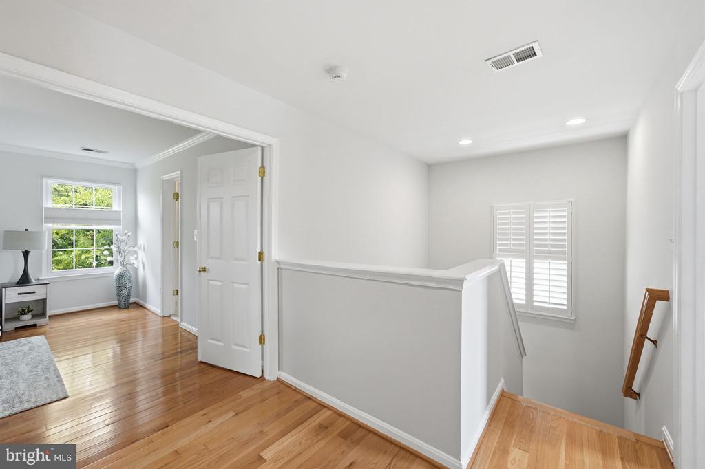 8605 WEBSTER TAVERN WAY