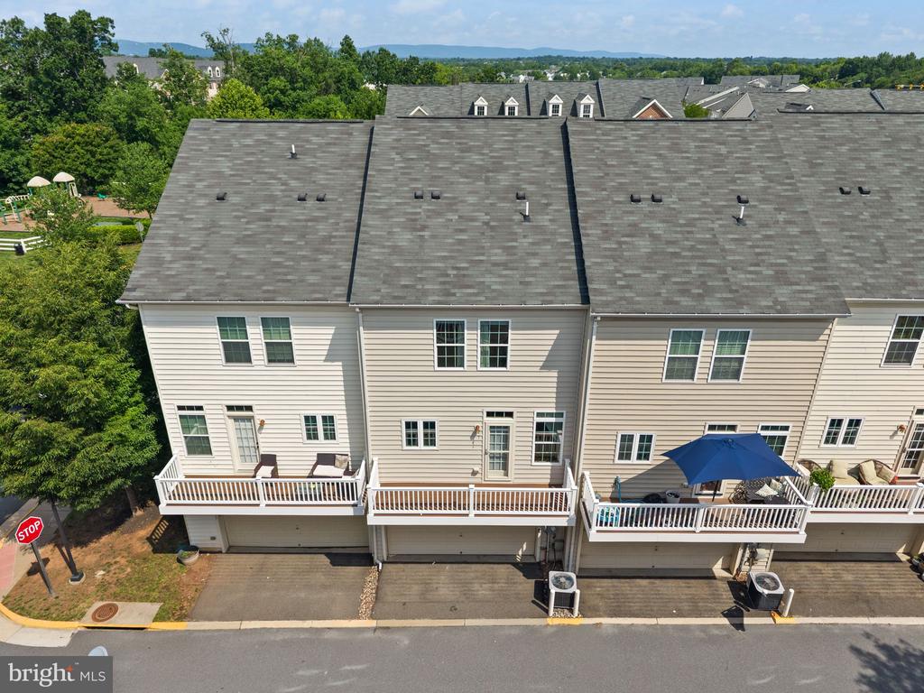 7015 TREK WAY