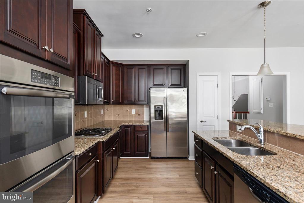 7438 BRUNSON CIRCLE