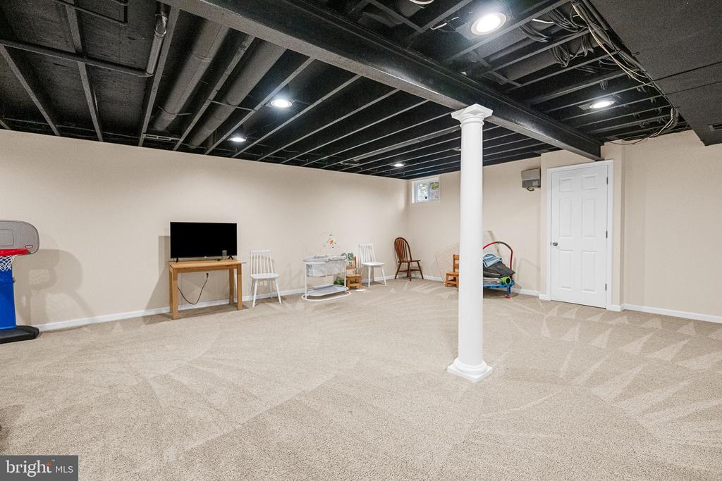 6153 RIVER FOREST DRIVE