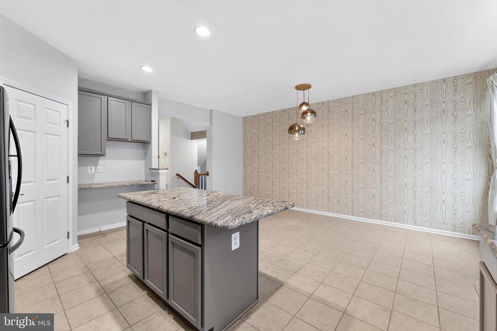 7015 TREK WAY