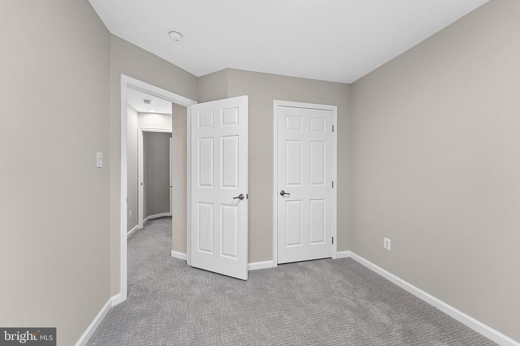 7015 TREK WAY