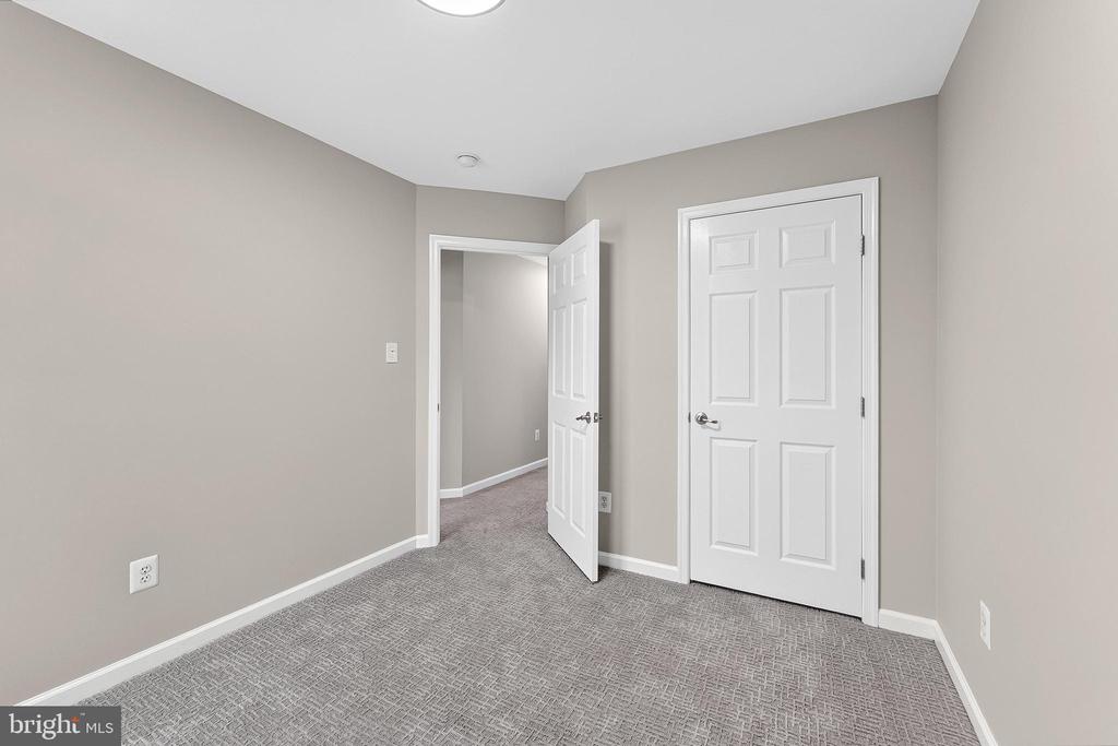 7015 TREK WAY