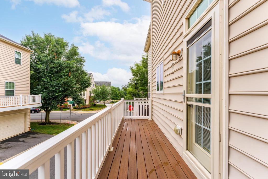 7015 TREK WAY