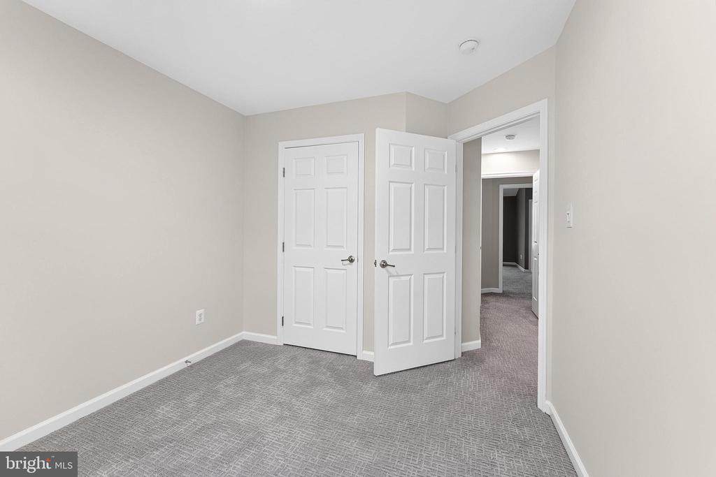 7015 TREK WAY