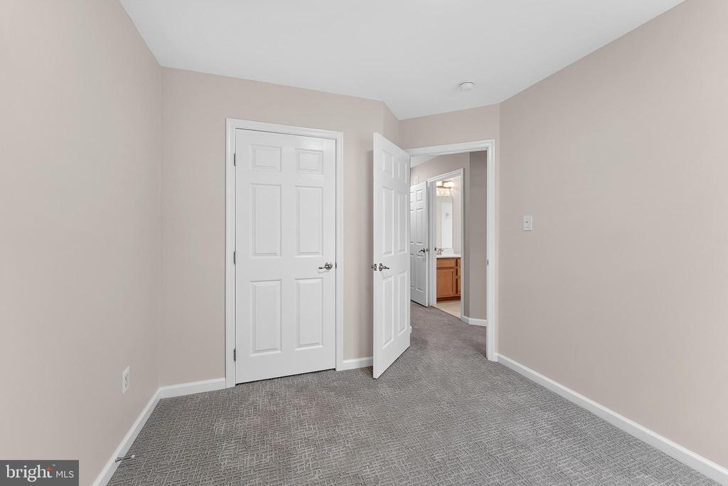 7015 TREK WAY