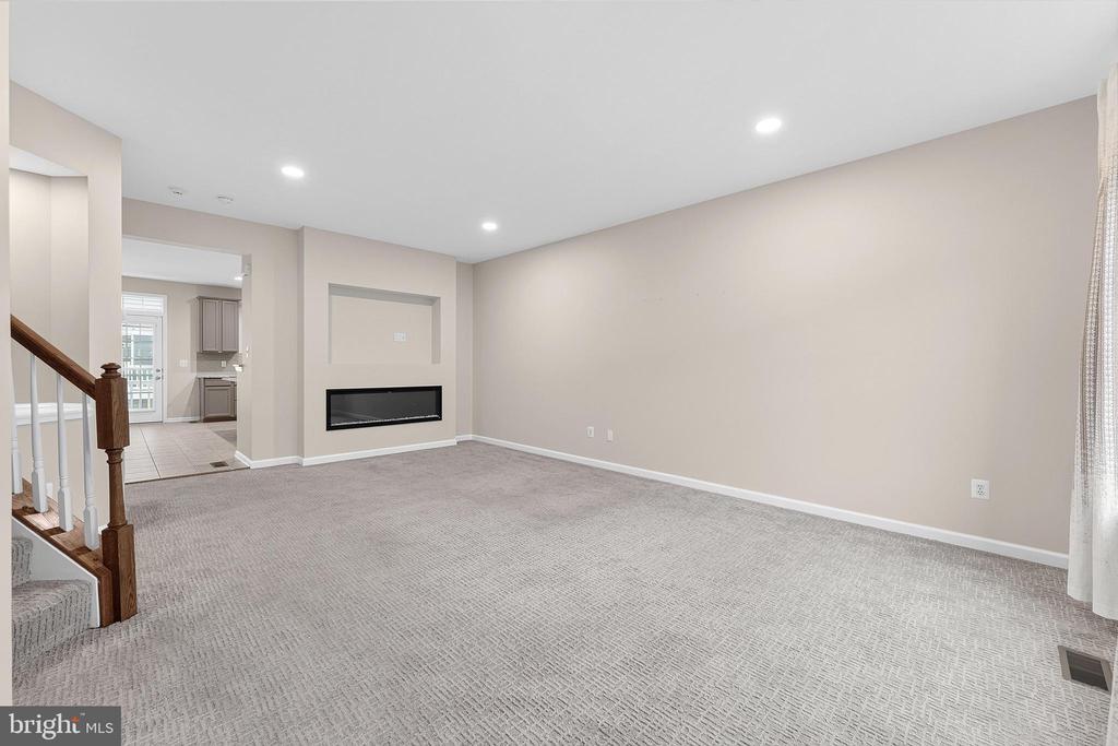 7015 TREK WAY