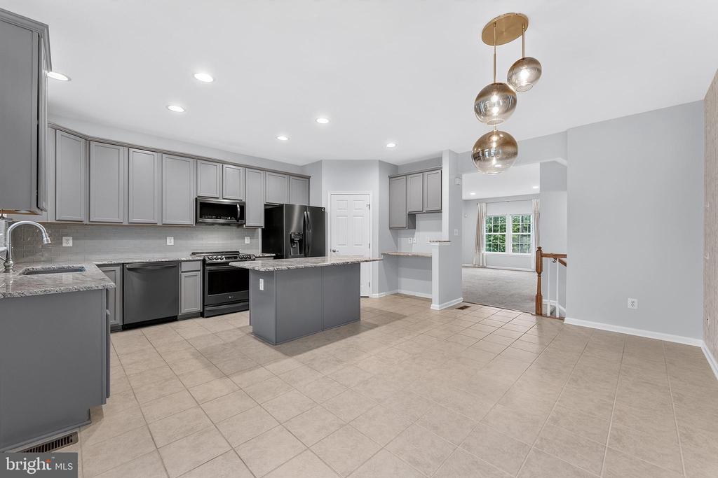 7015 TREK WAY