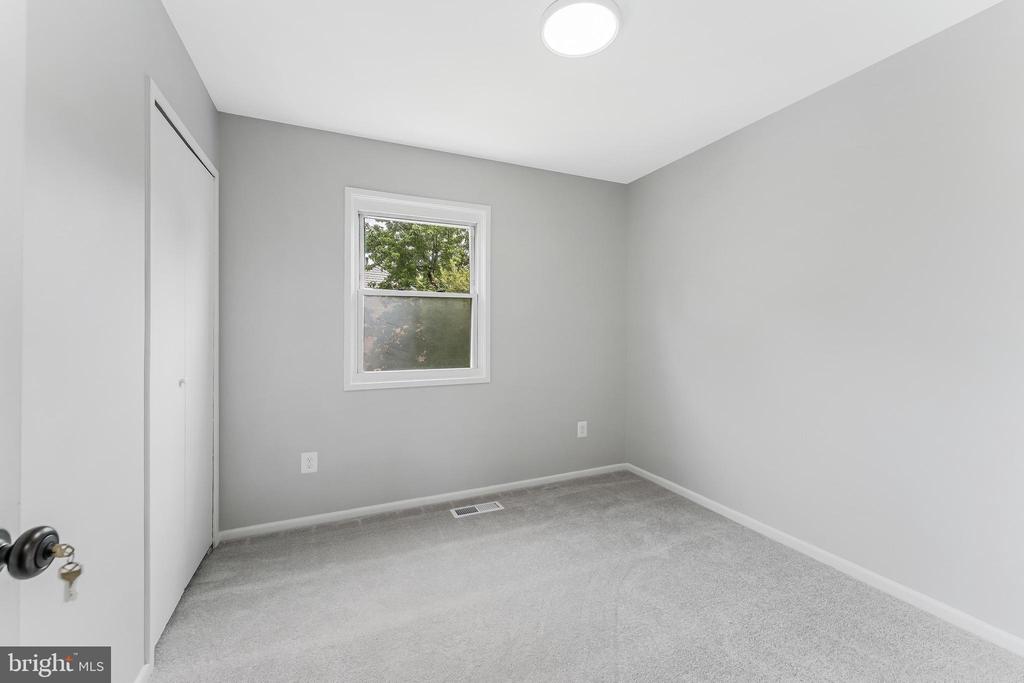 7511 REMINGTON ROAD
