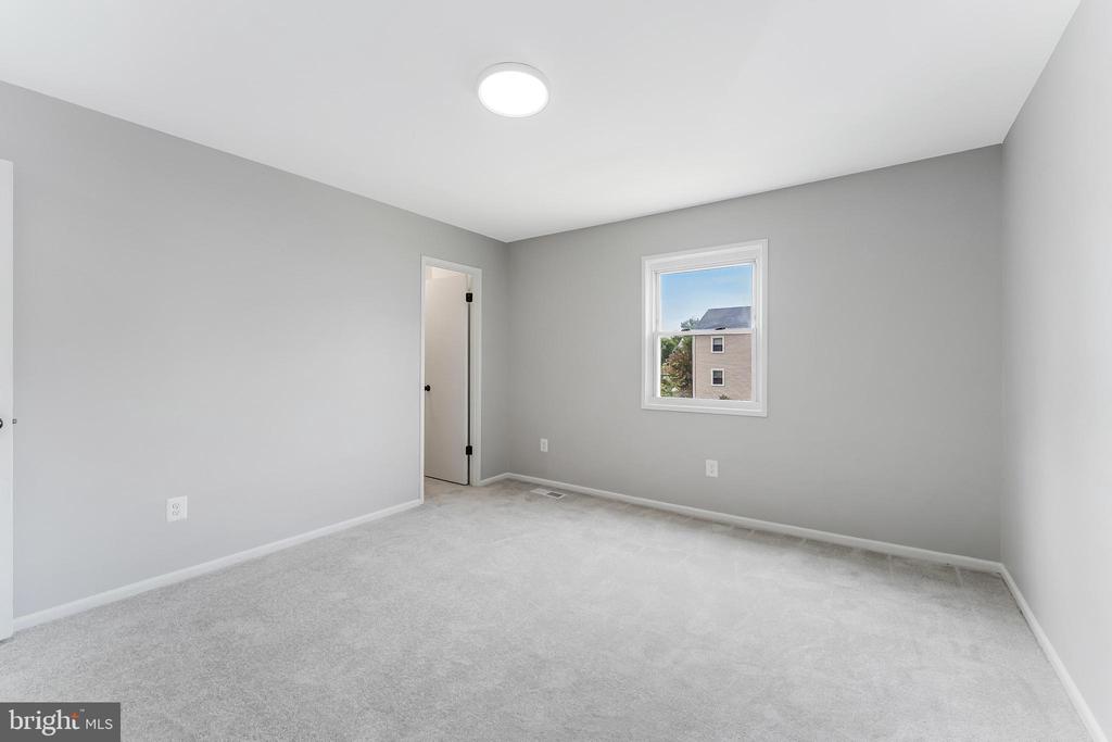7511 REMINGTON ROAD
