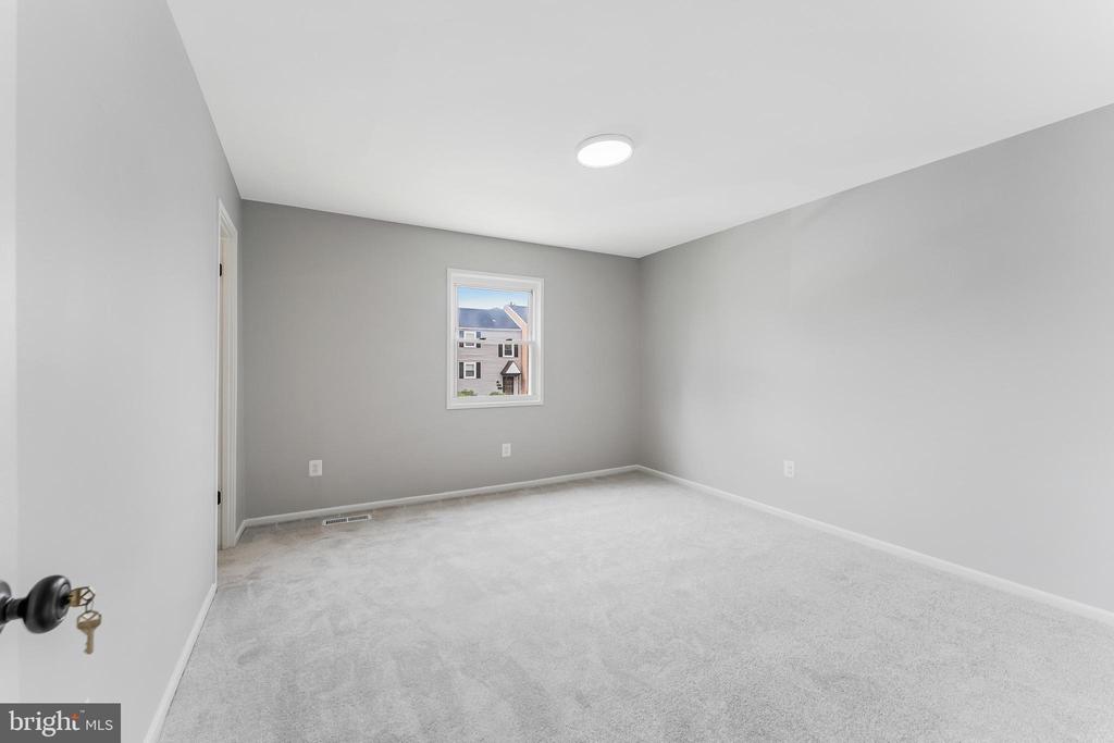 7511 REMINGTON ROAD