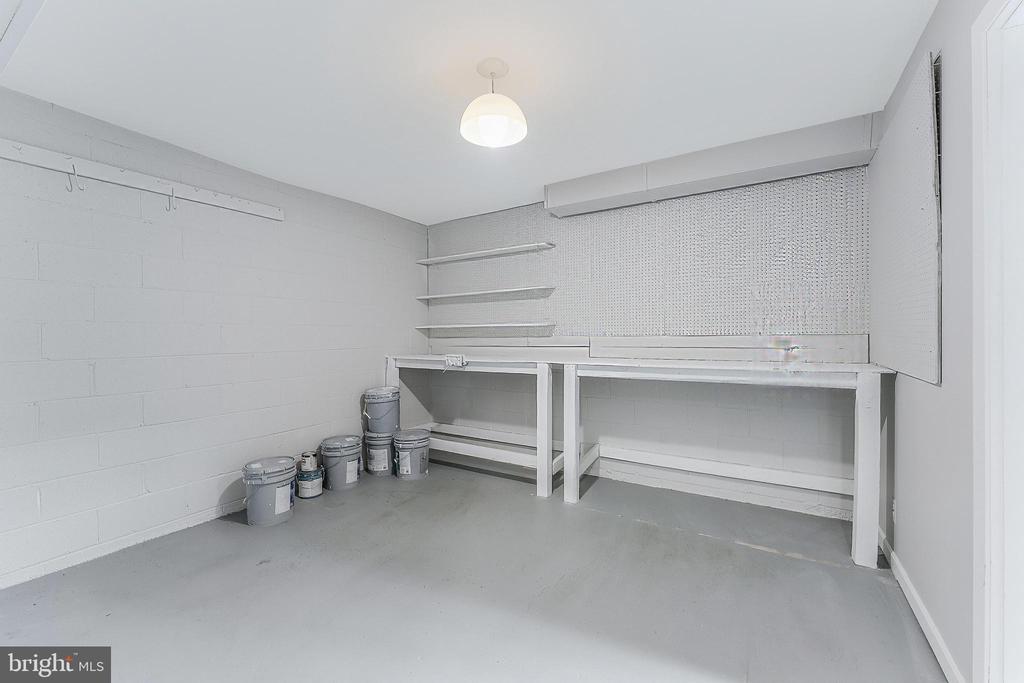 1202 FOX RUN PLACE