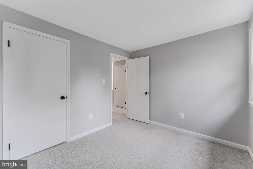 1202 FOX RUN PLACE