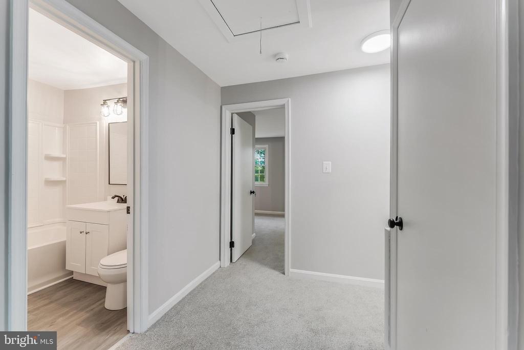 1202 FOX RUN PLACE