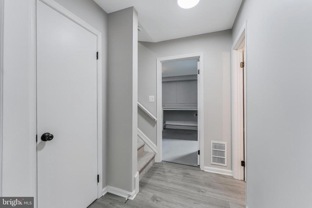 1202 FOX RUN PLACE