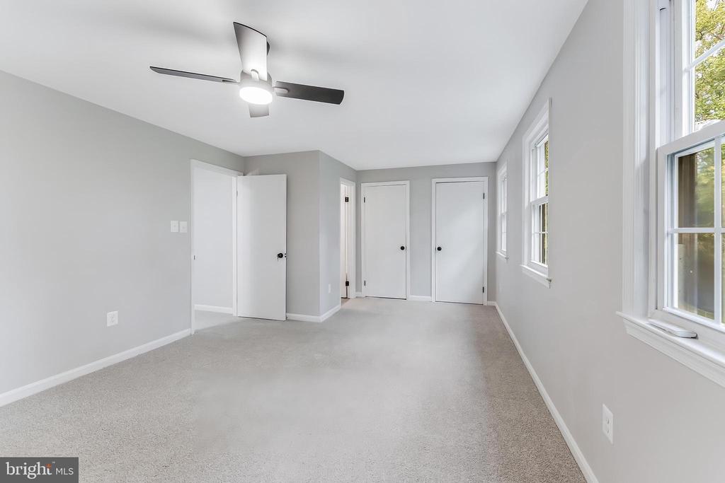 1202 FOX RUN PLACE