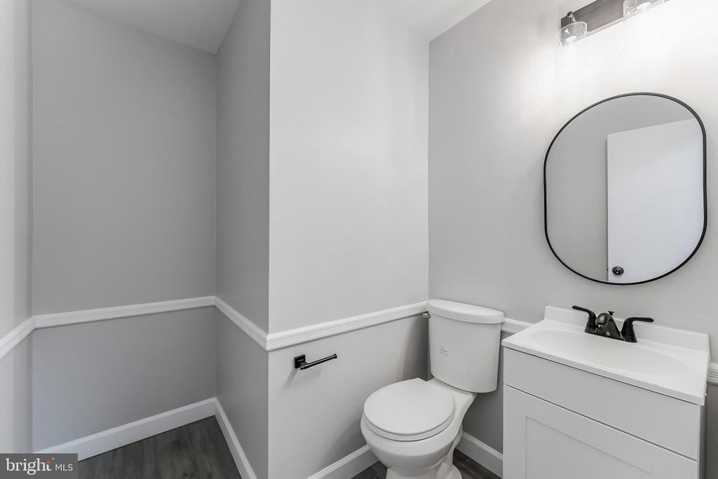 1202 FOX RUN PLACE