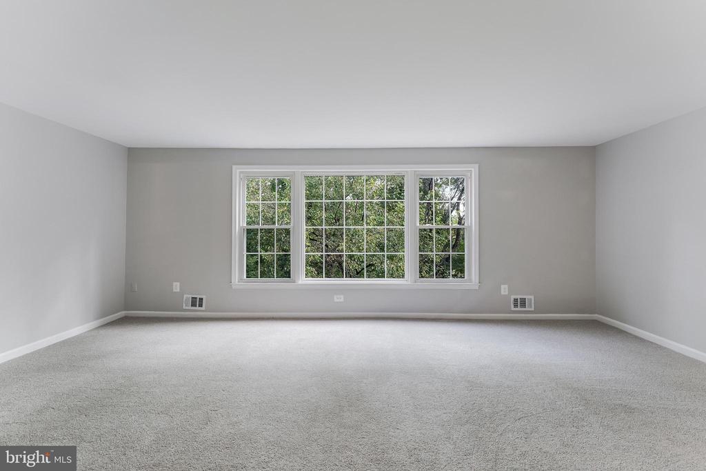 1202 FOX RUN PLACE