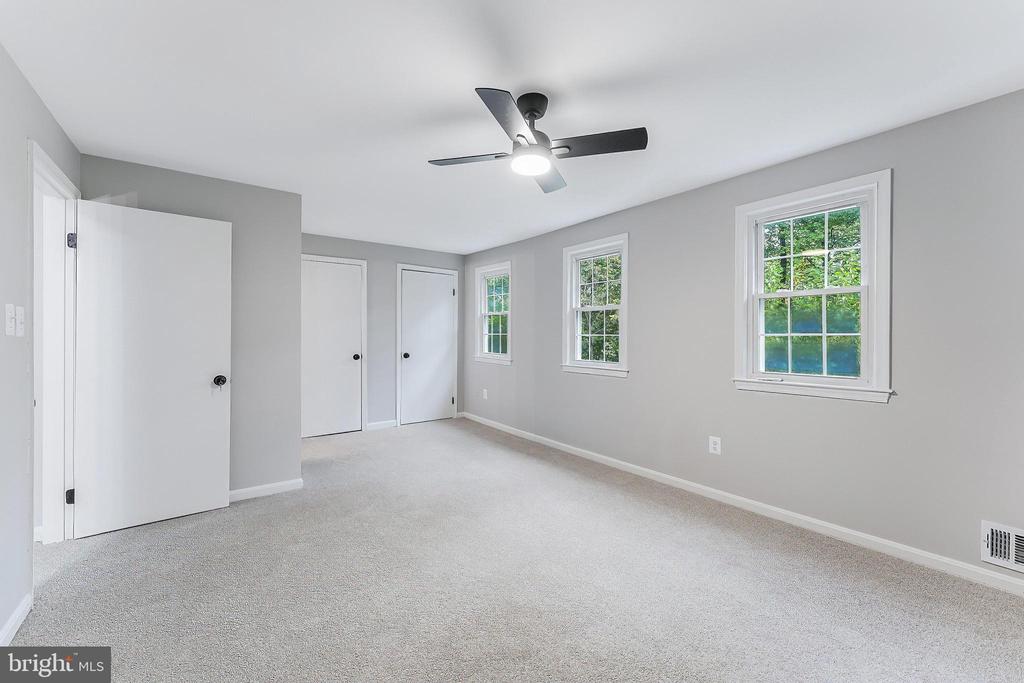 1202 FOX RUN PLACE