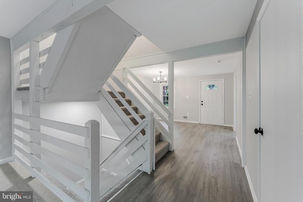 1202 FOX RUN PLACE