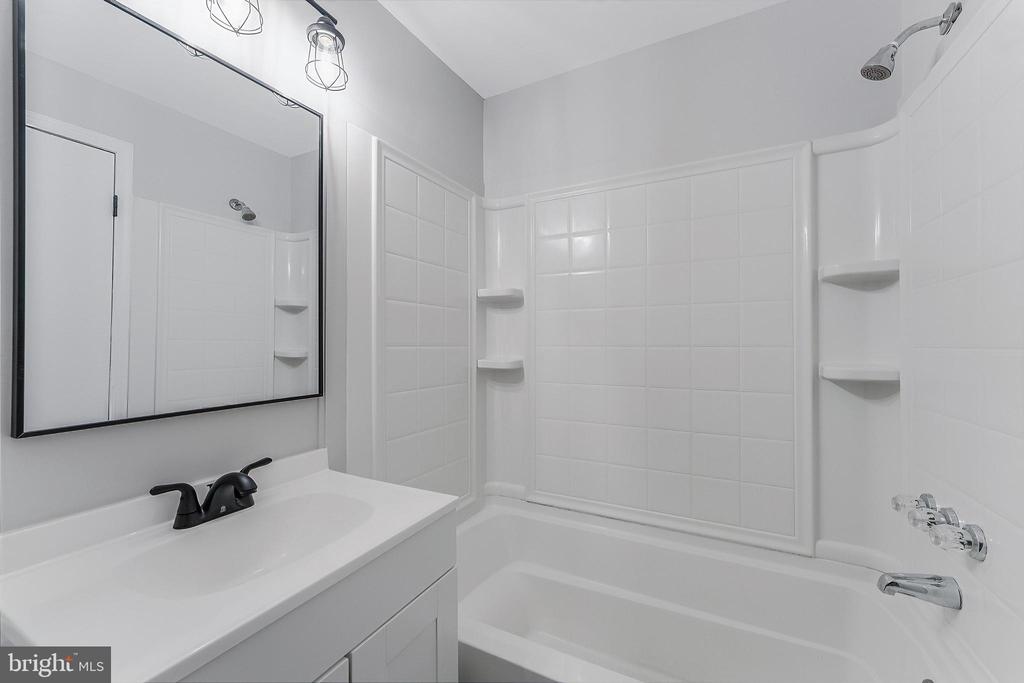 1202 FOX RUN PLACE