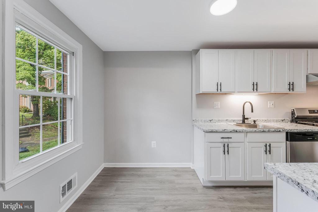 1202 FOX RUN PLACE