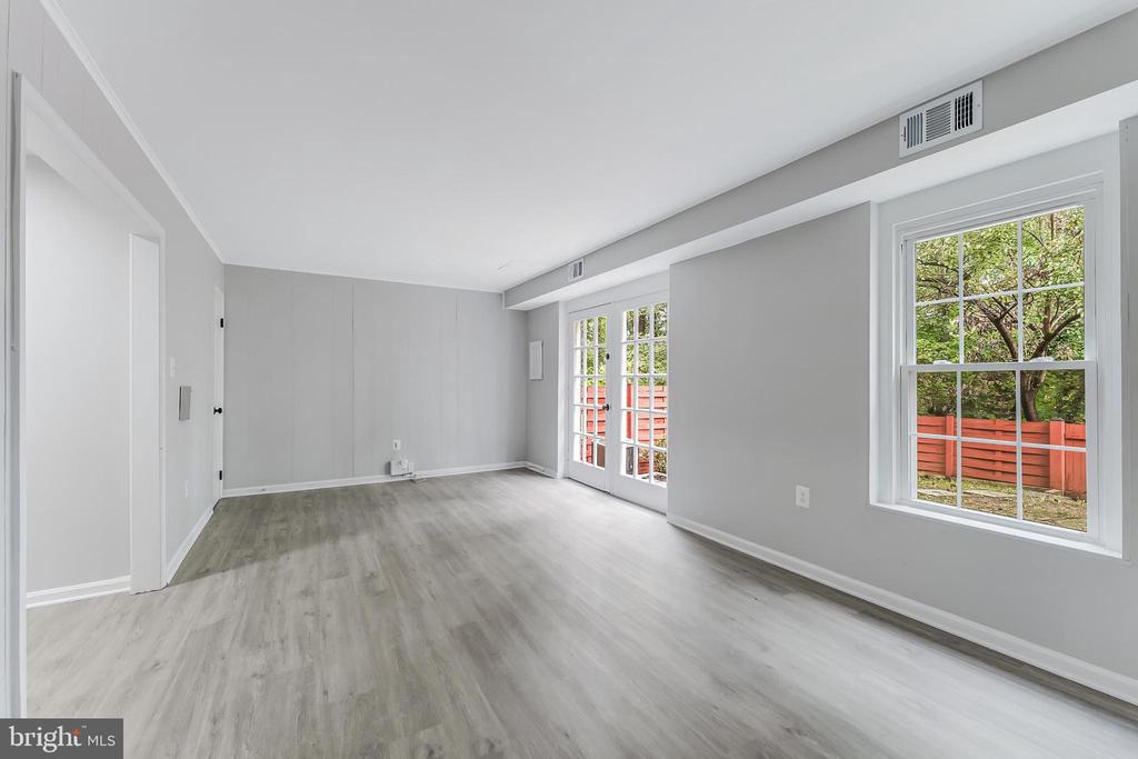 1202 FOX RUN PLACE