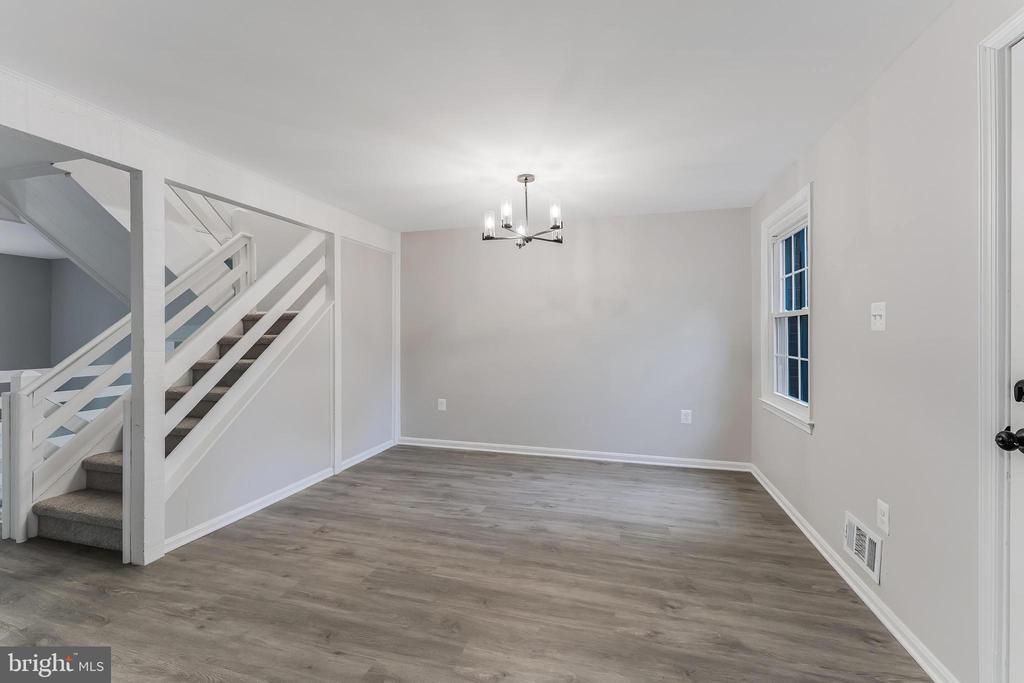 1202 FOX RUN PLACE
