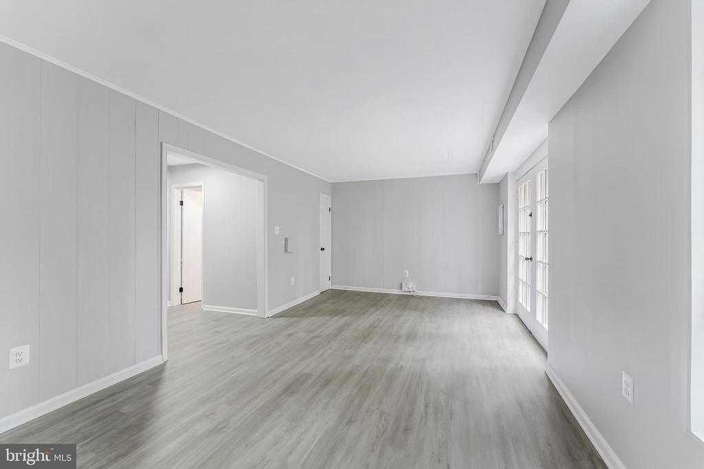 1202 FOX RUN PLACE