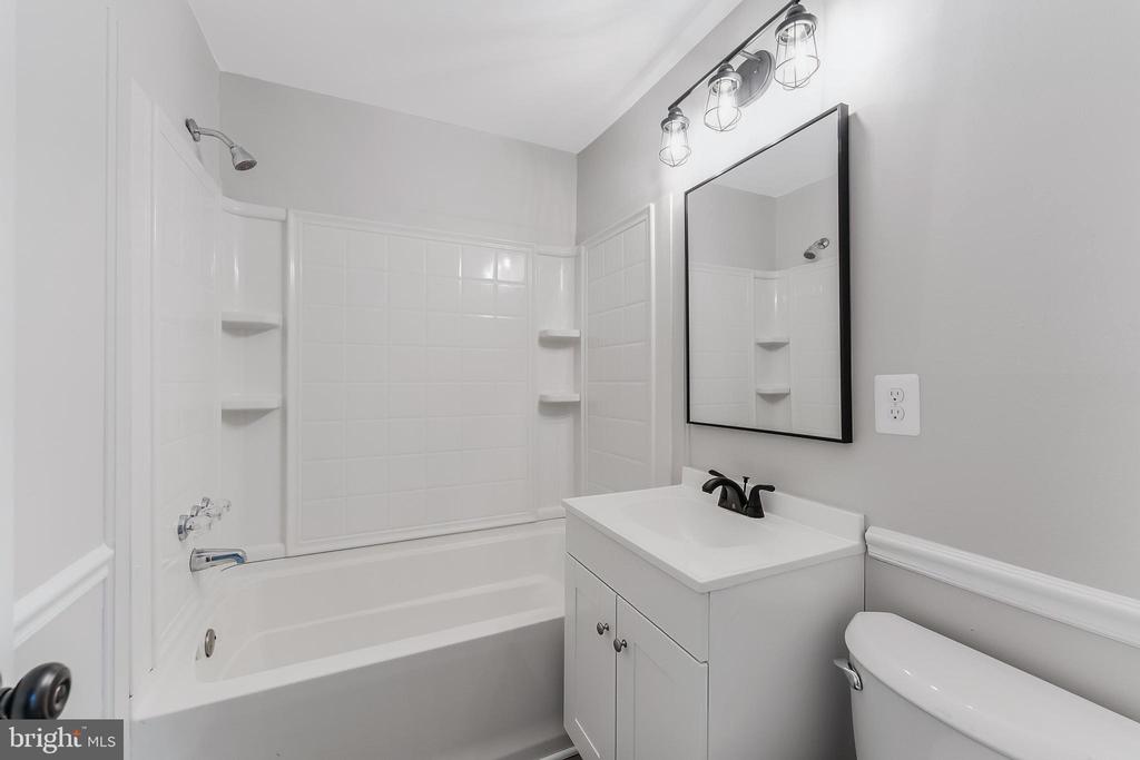 1202 FOX RUN PLACE