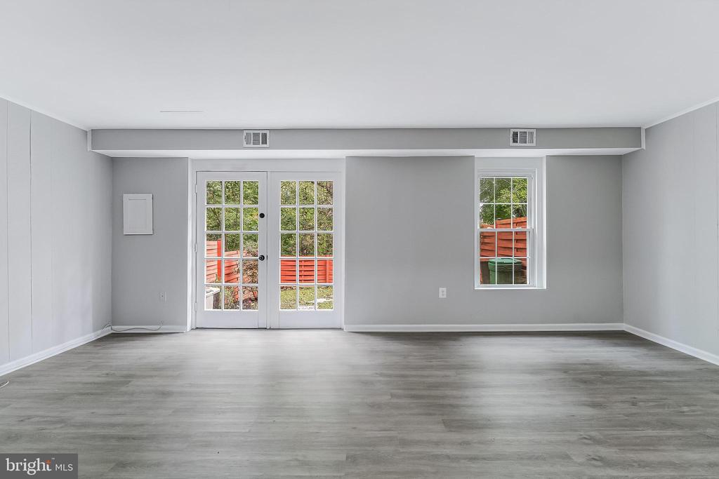 1202 FOX RUN PLACE