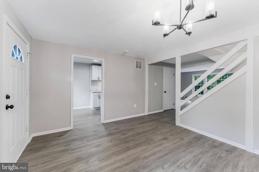 1202 FOX RUN PLACE