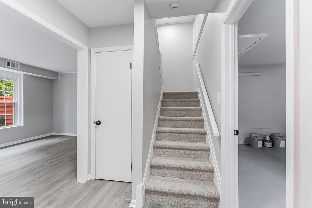 1202 FOX RUN PLACE