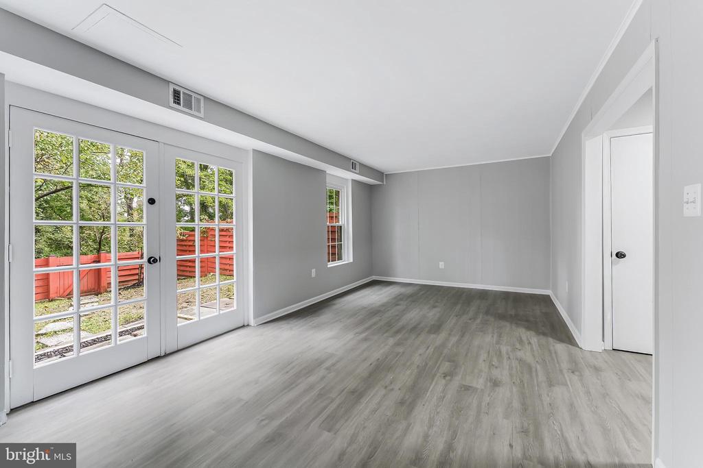 1202 FOX RUN PLACE