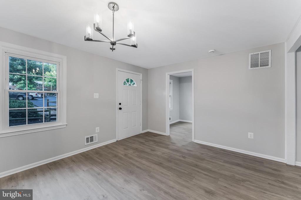1202 FOX RUN PLACE