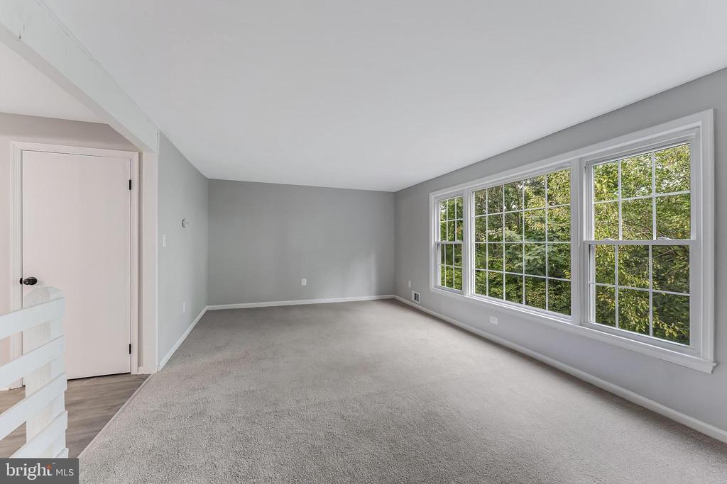 1202 FOX RUN PLACE