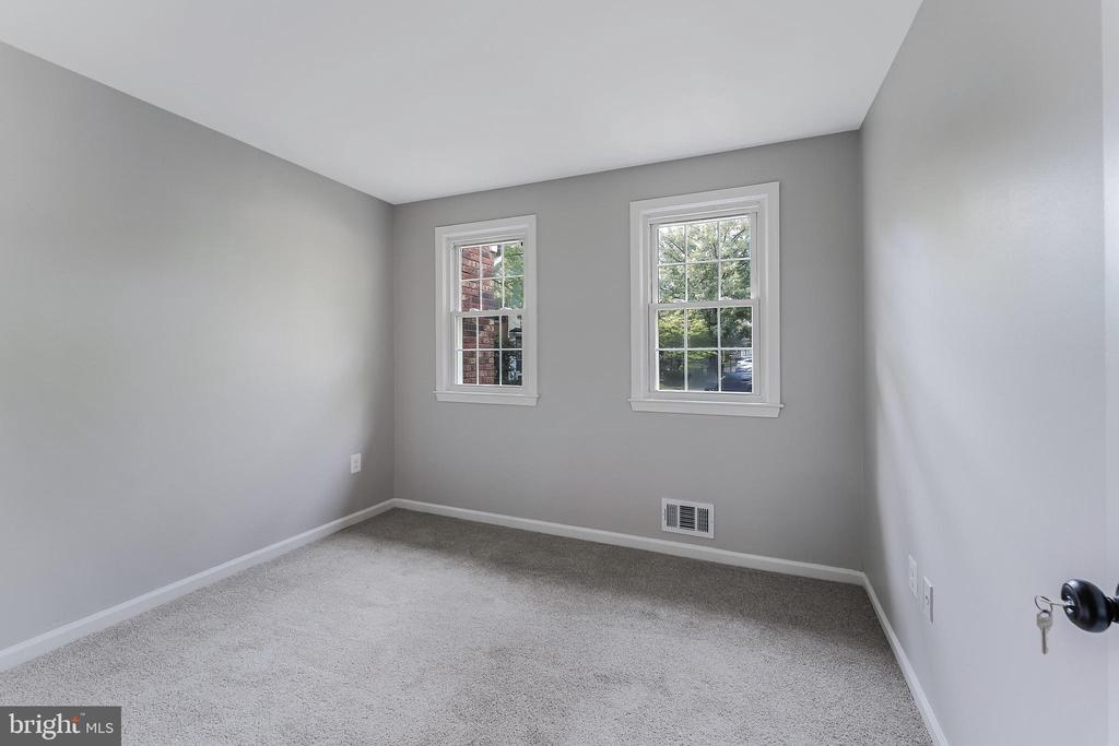 1202 FOX RUN PLACE