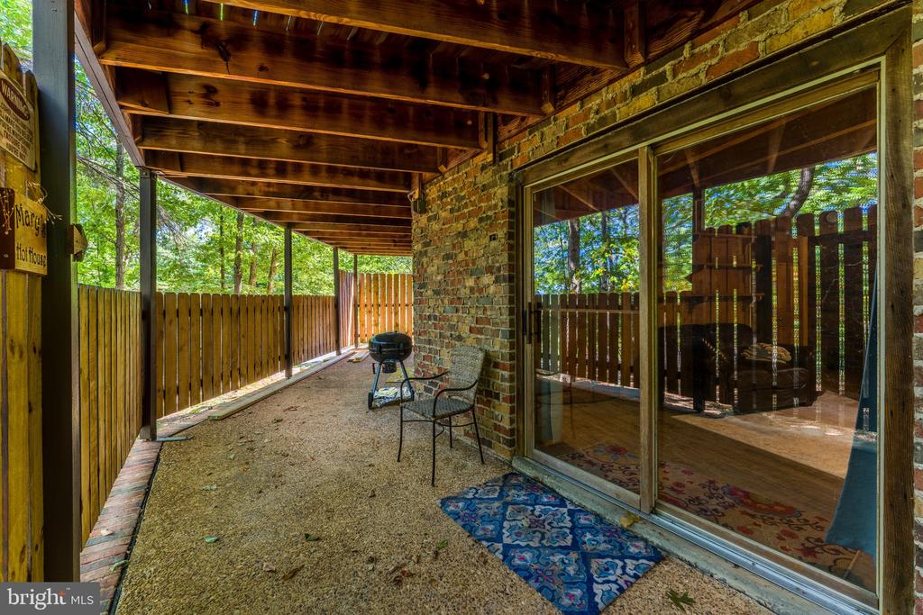 289 SHENANDALE DRIVE