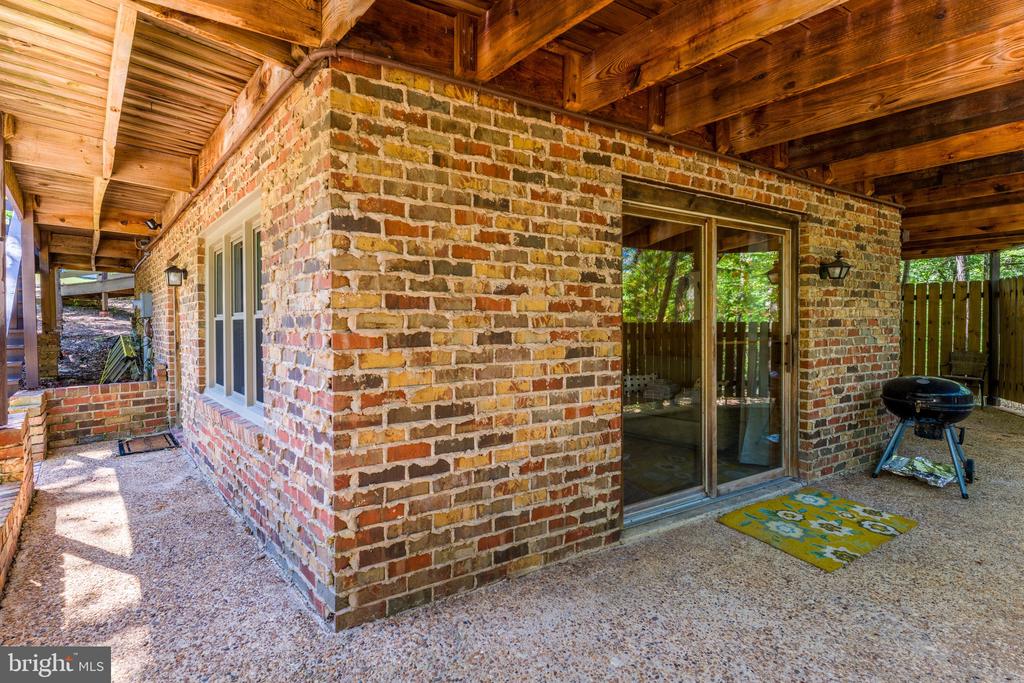289 SHENANDALE DRIVE