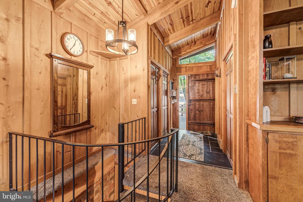 289 SHENANDALE DRIVE