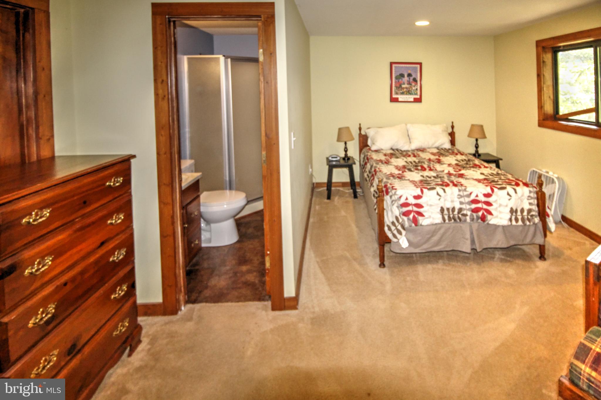 198 HOODS POINT ROAD