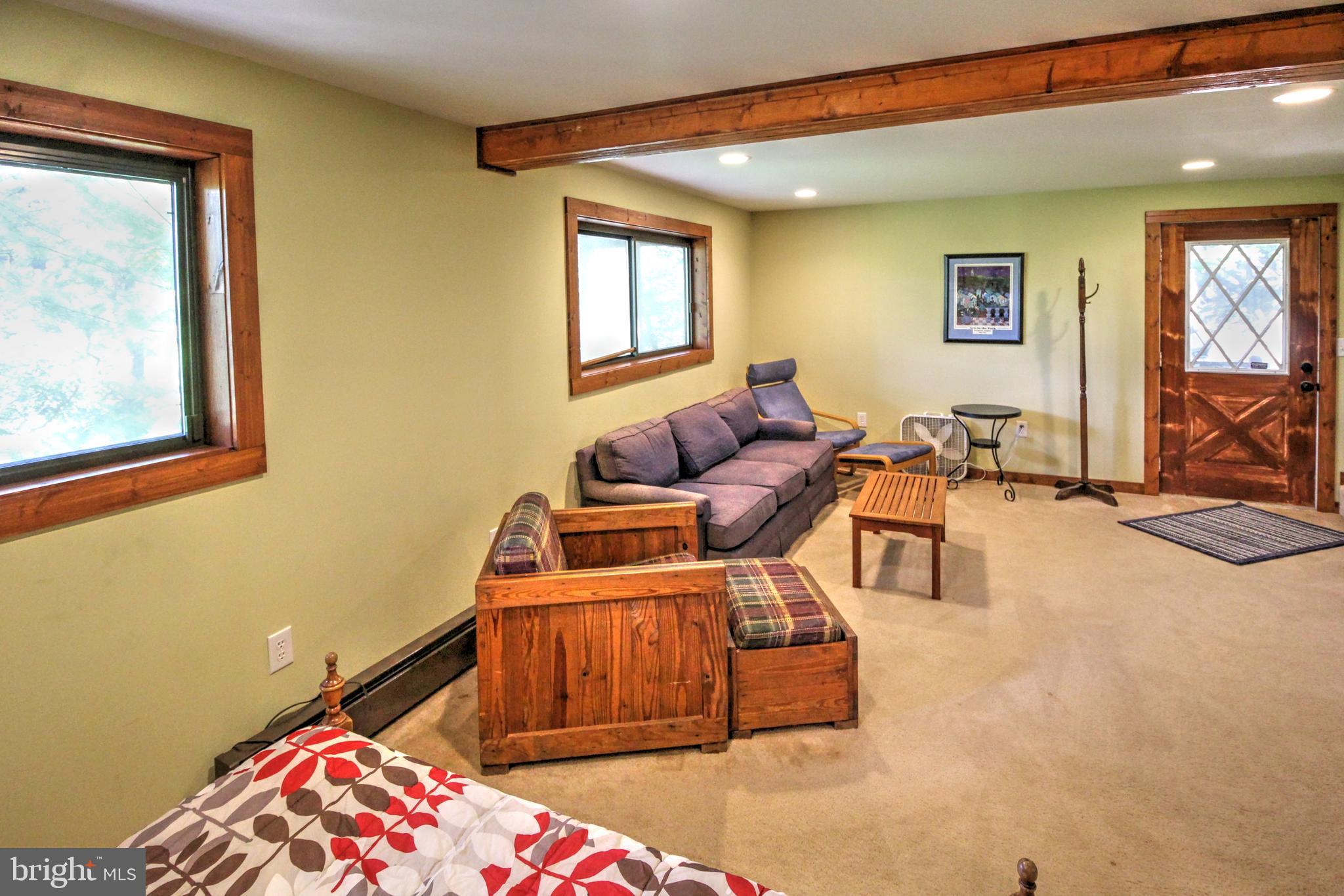 198 HOODS POINT ROAD