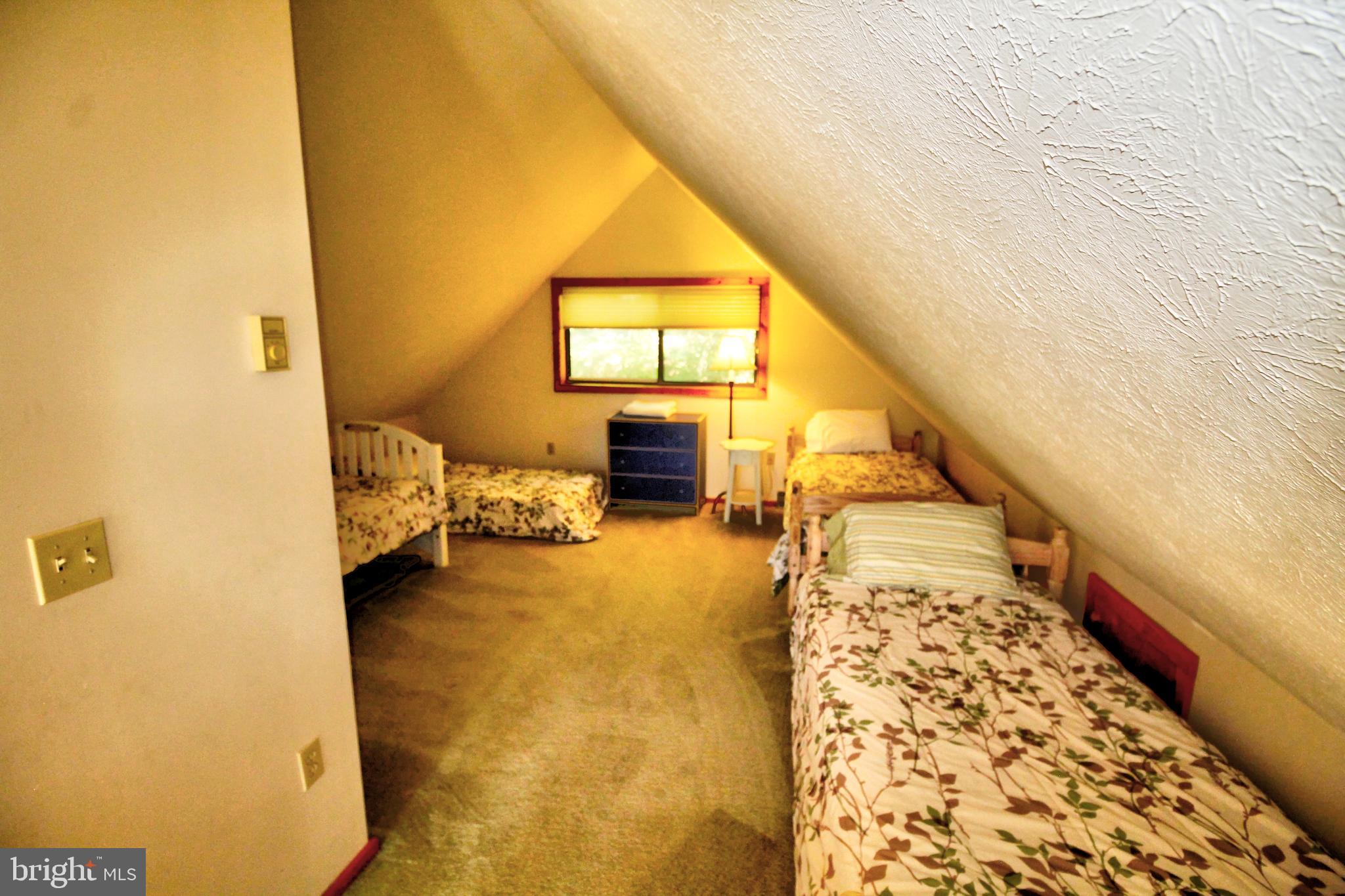 198 HOODS POINT ROAD