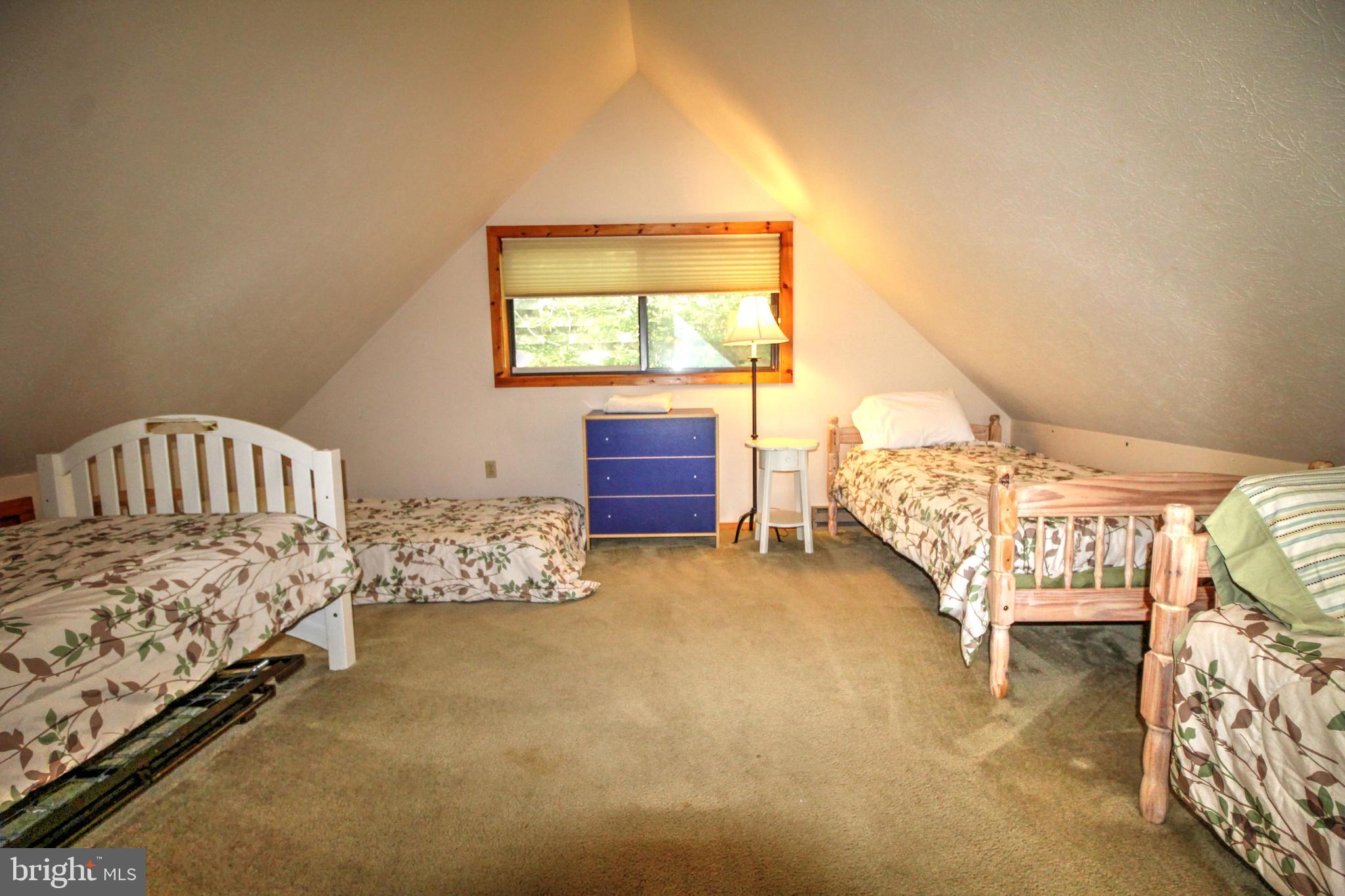 198 HOODS POINT ROAD