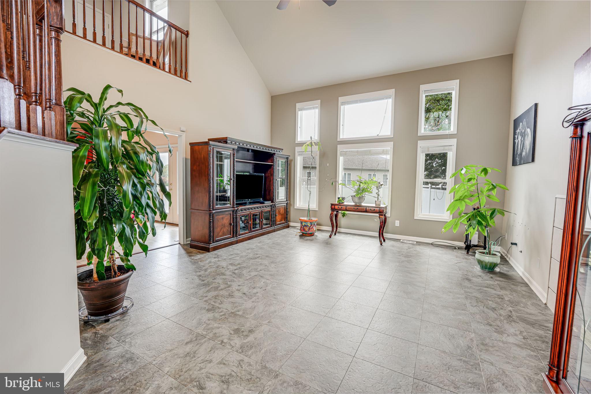 2702 McKenzie Ln