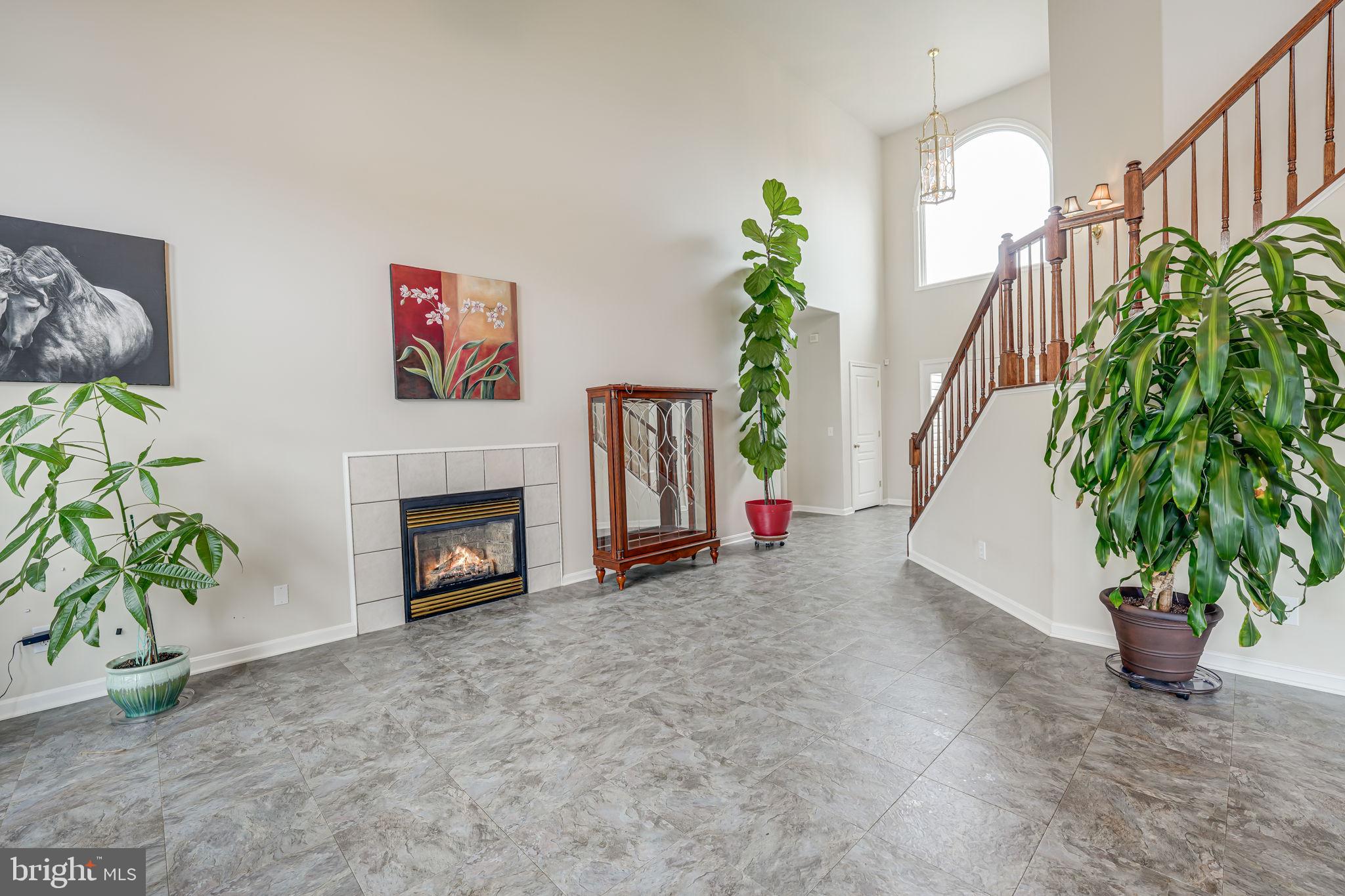 2702 McKenzie Ln