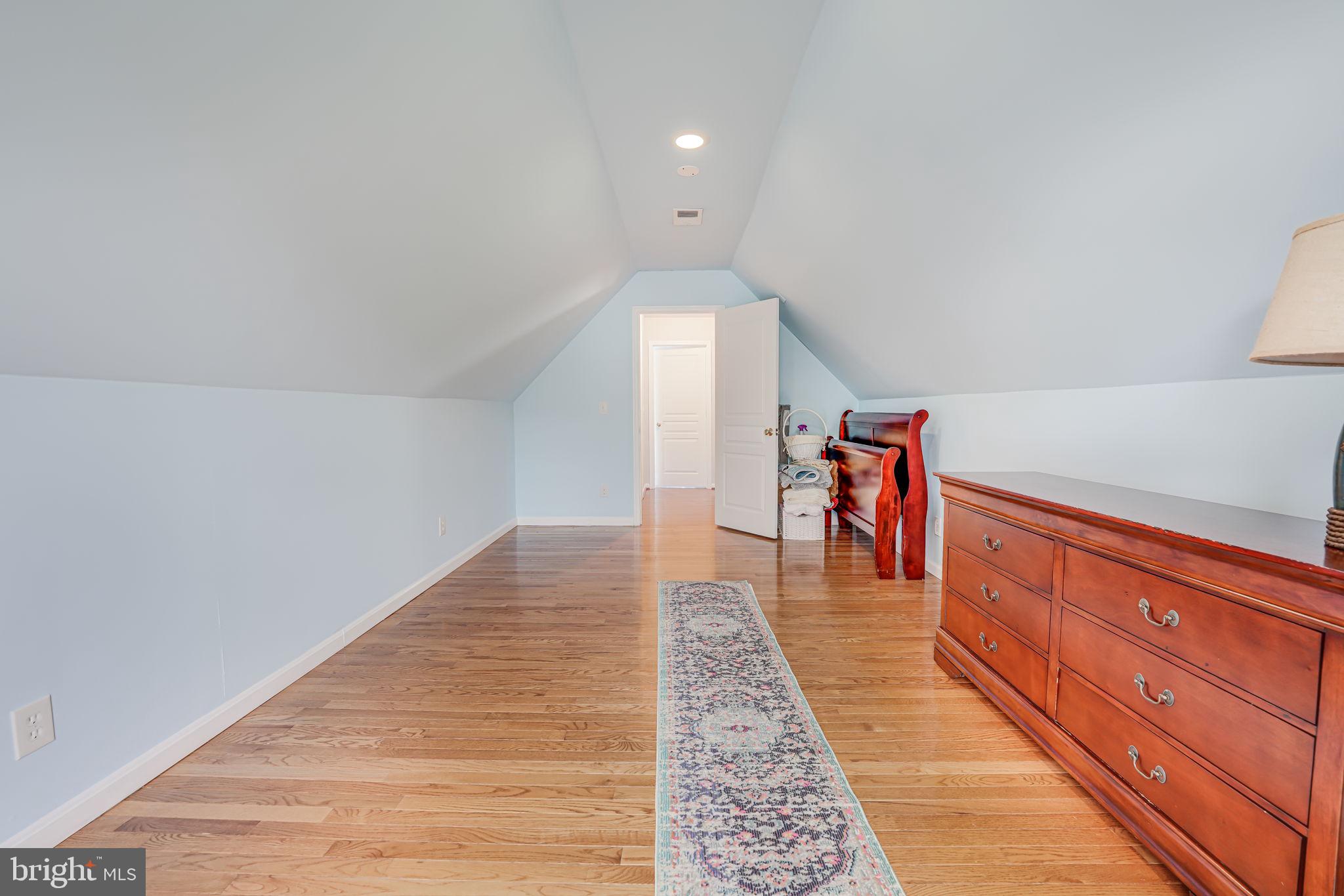 2702 McKenzie Ln